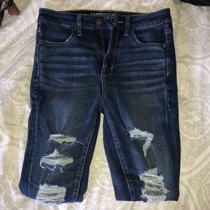 AMERICAN EAGLE SUPER STRETCH DISTRESSED JEGGING